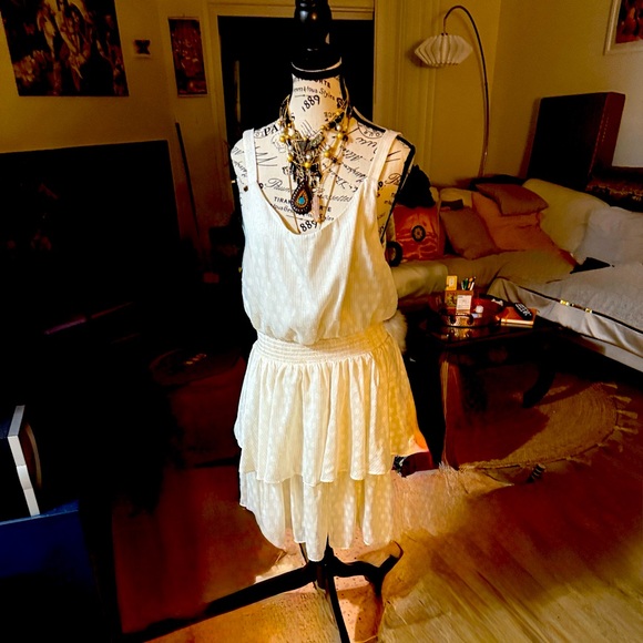 Express Cream High Low Dress - Picture 1 of 2